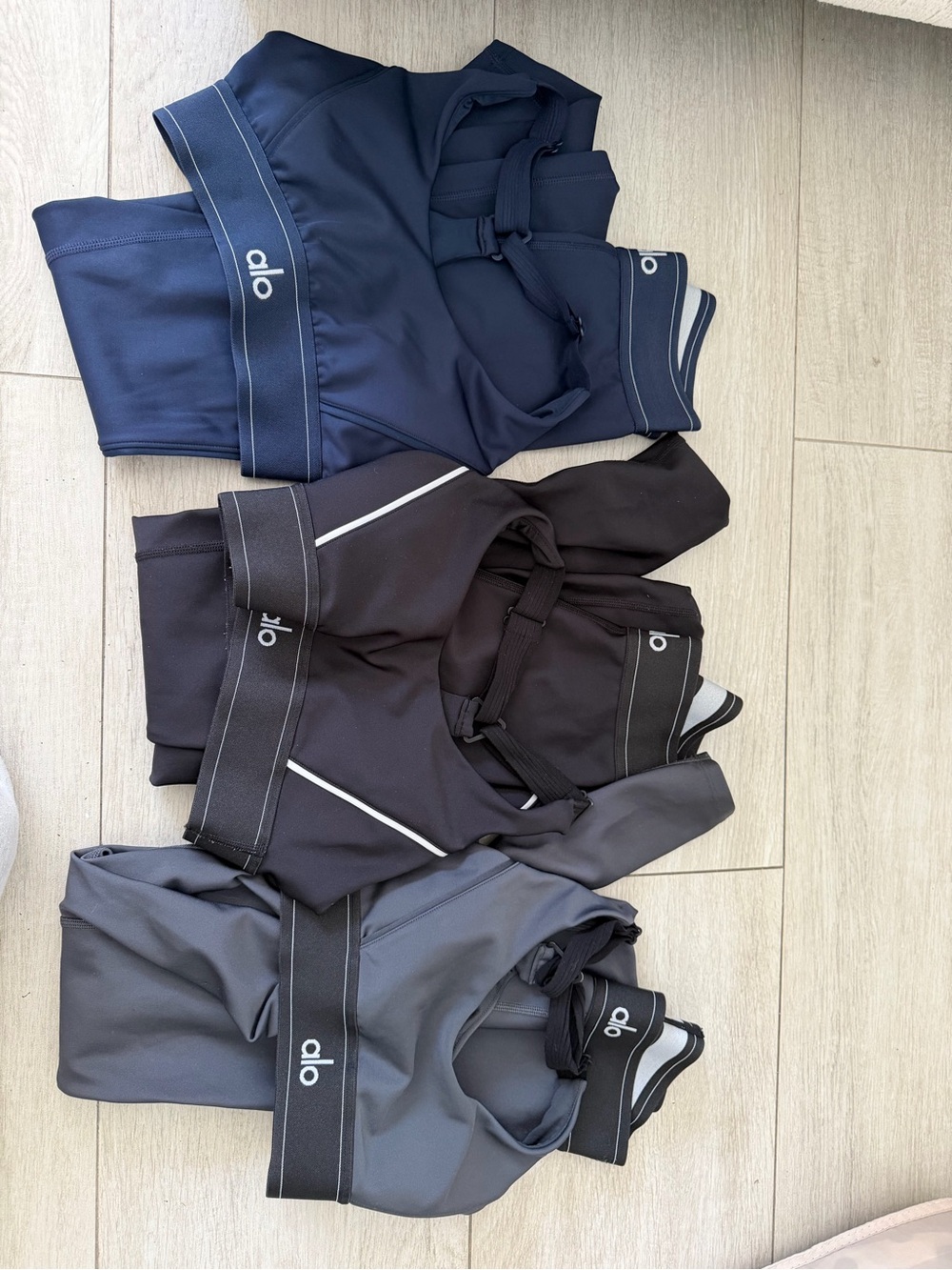 Alo Airlift Suit Up - 3 Sets